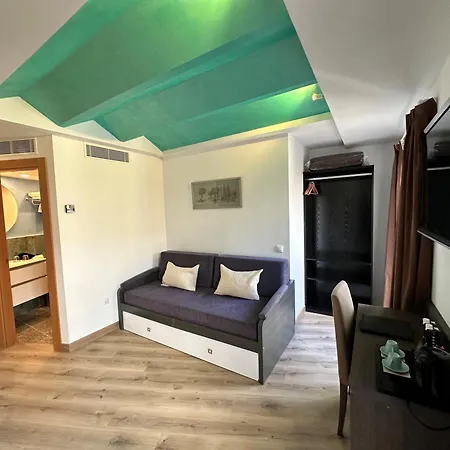 Гостьовий будинок Antidoto Zocodover Check-in On Line