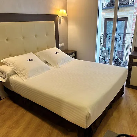 Гостьовий будинок Antidoto Zocodover Check-in On Line